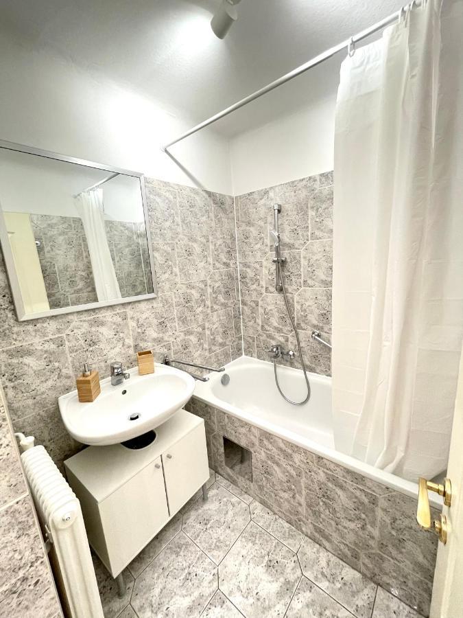 Cosy Apartment Near Schoenbrunn & Meidlinger Market Wenen Buitenkant foto